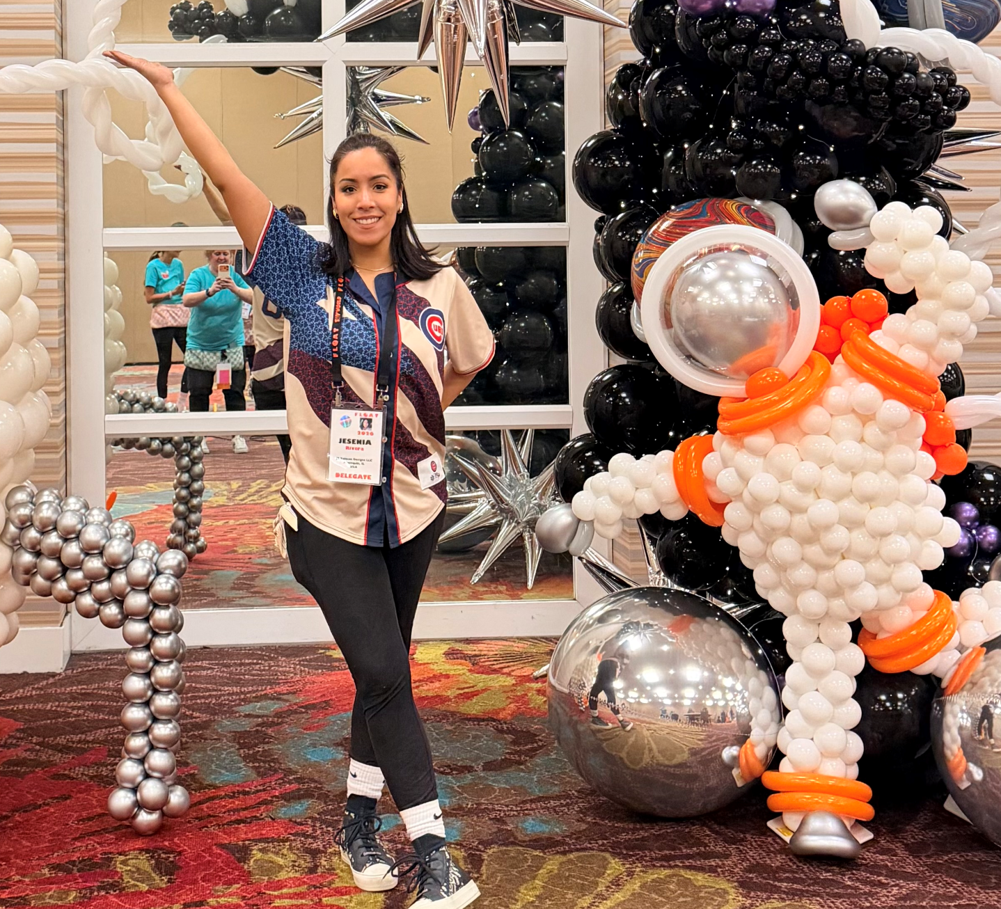 JR Balloon Designs spaceship balloon designs.